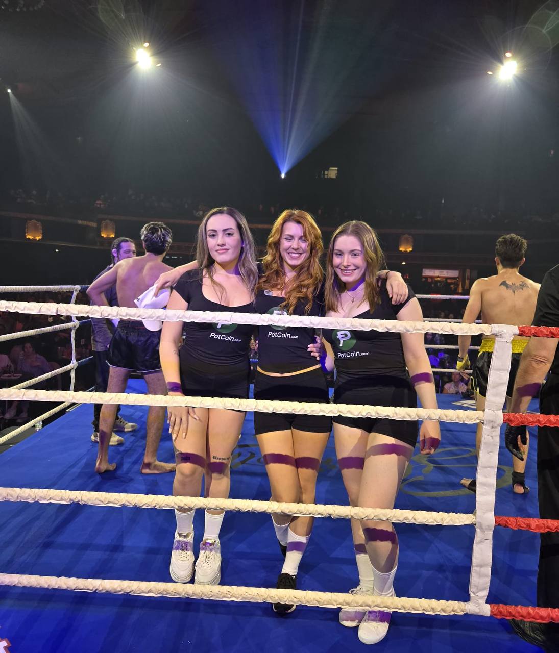 K1 @ L'Olympia: Ring girls